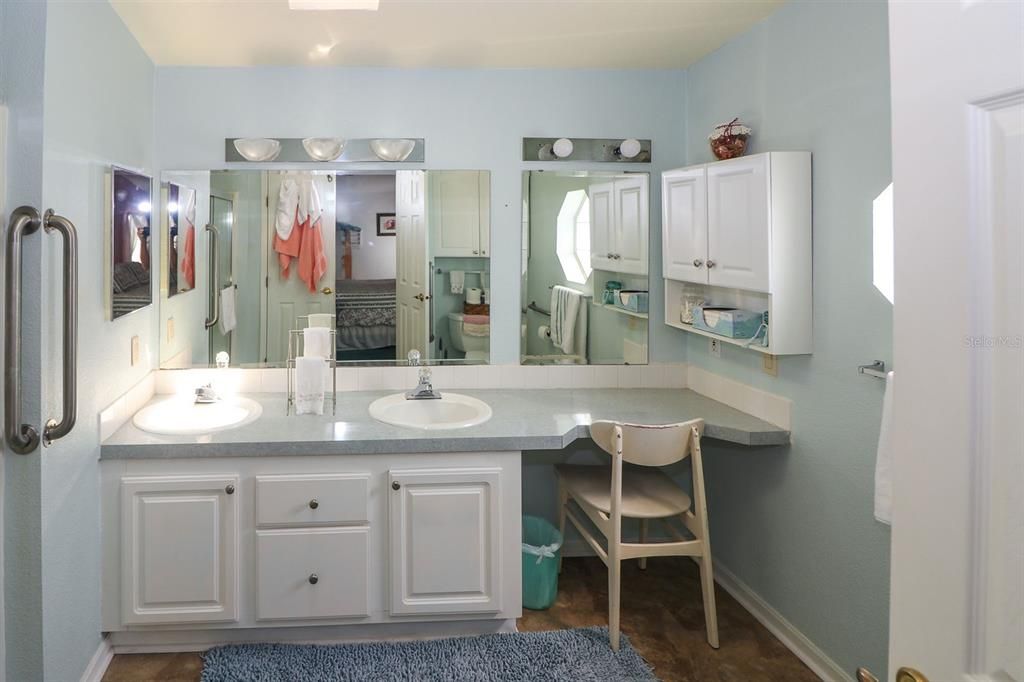 For Sale: $95,000 (2 beds, 2 baths, 1196 Square Feet)