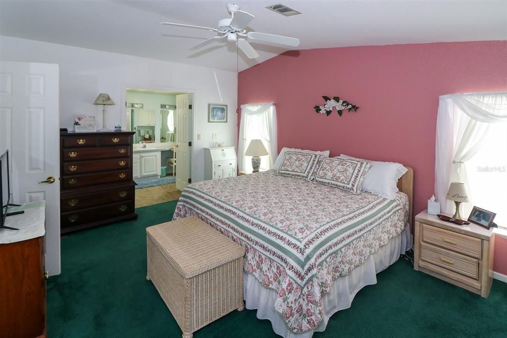 For Sale: $95,000 (2 beds, 2 baths, 1196 Square Feet)