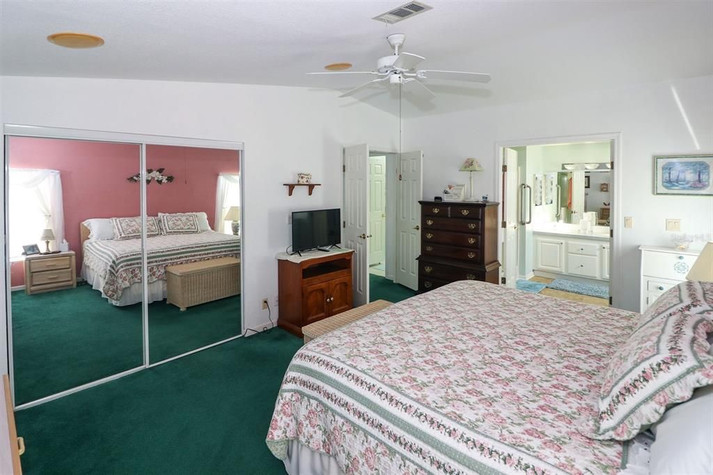 For Sale: $95,000 (2 beds, 2 baths, 1196 Square Feet)