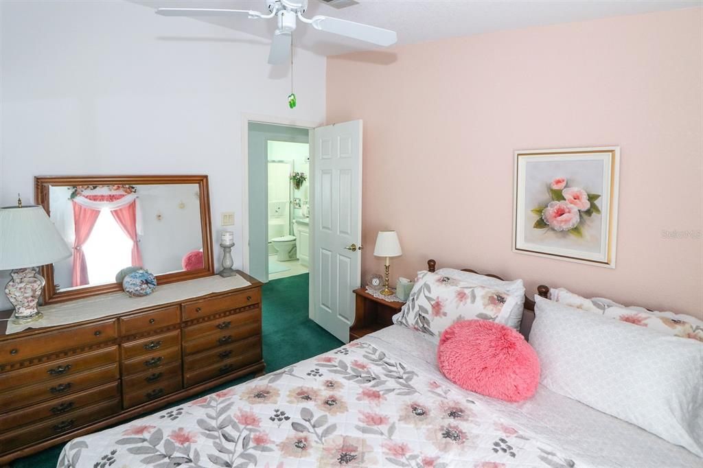 For Sale: $95,000 (2 beds, 2 baths, 1196 Square Feet)