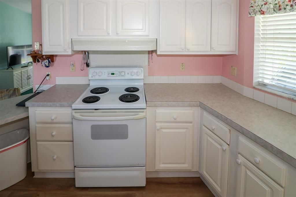 For Sale: $95,000 (2 beds, 2 baths, 1196 Square Feet)