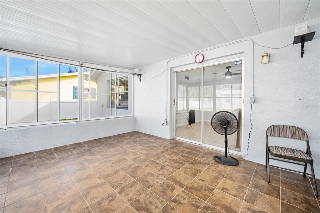 На продажу: $324,900 (3 спален, 2 ванн, 1254 Квадратных фут)