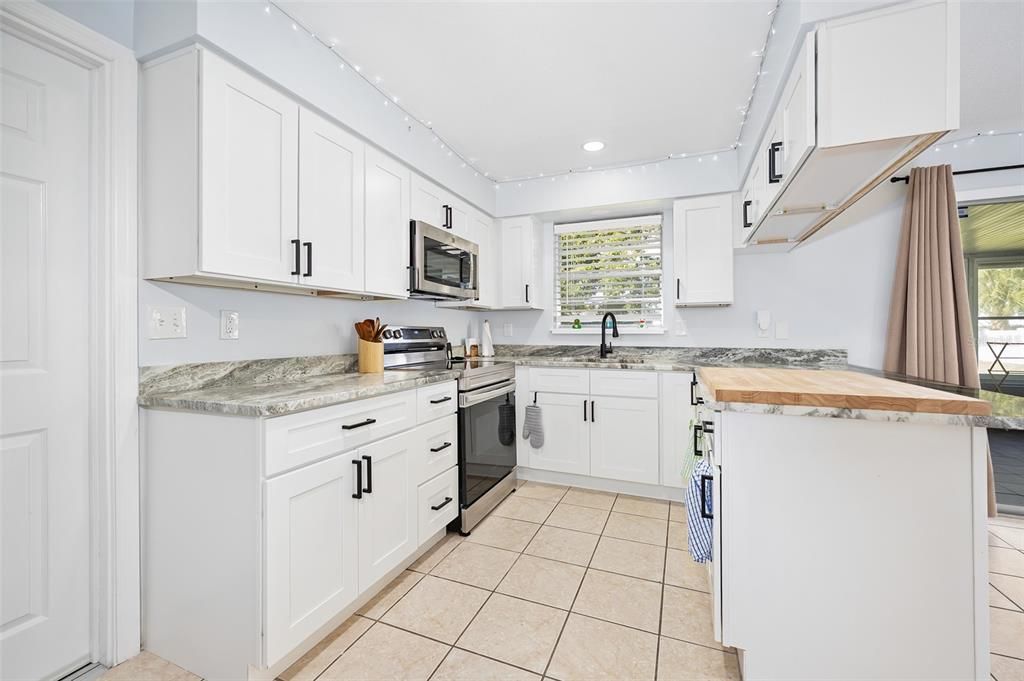 На продажу: $324,900 (3 спален, 2 ванн, 1254 Квадратных фут)