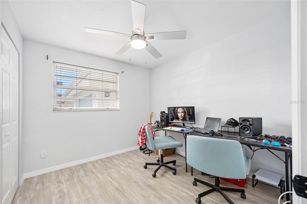 На продажу: $324,900 (3 спален, 2 ванн, 1254 Квадратных фут)