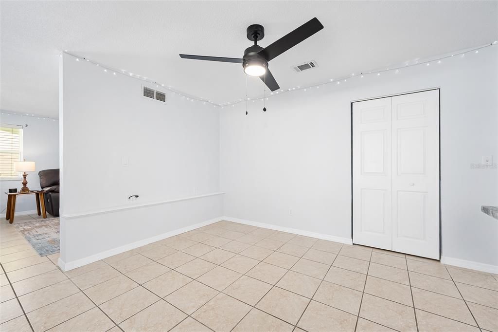 На продажу: $324,900 (3 спален, 2 ванн, 1254 Квадратных фут)