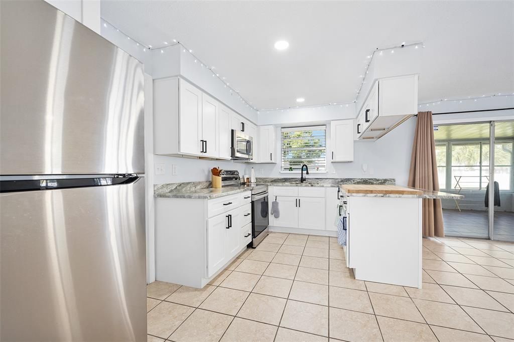 На продажу: $324,900 (3 спален, 2 ванн, 1254 Квадратных фут)