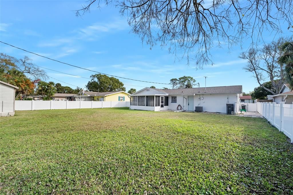 На продажу: $324,900 (3 спален, 2 ванн, 1254 Квадратных фут)