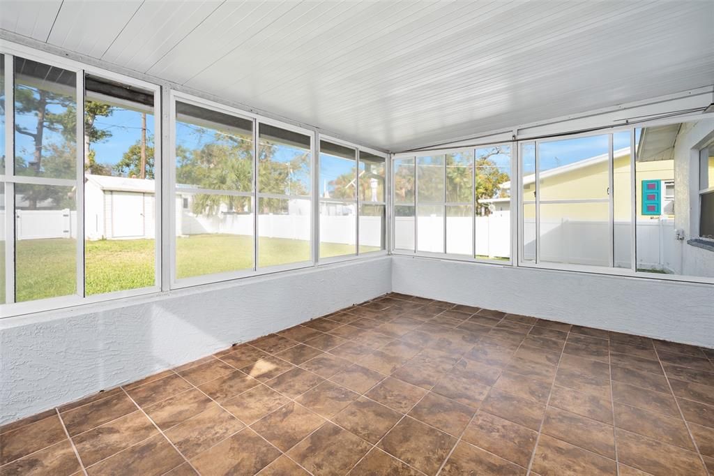 На продажу: $324,900 (3 спален, 2 ванн, 1254 Квадратных фут)