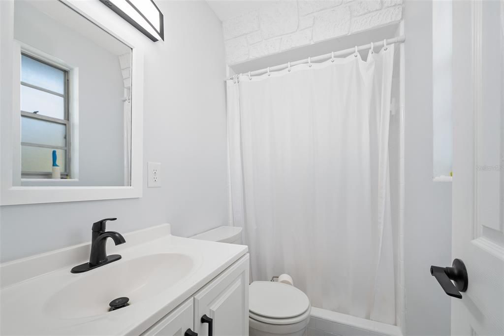 На продажу: $324,900 (3 спален, 2 ванн, 1254 Квадратных фут)