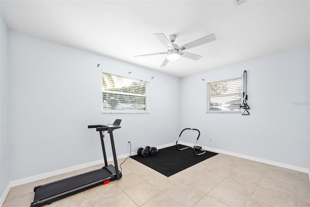 На продажу: $324,900 (3 спален, 2 ванн, 1254 Квадратных фут)