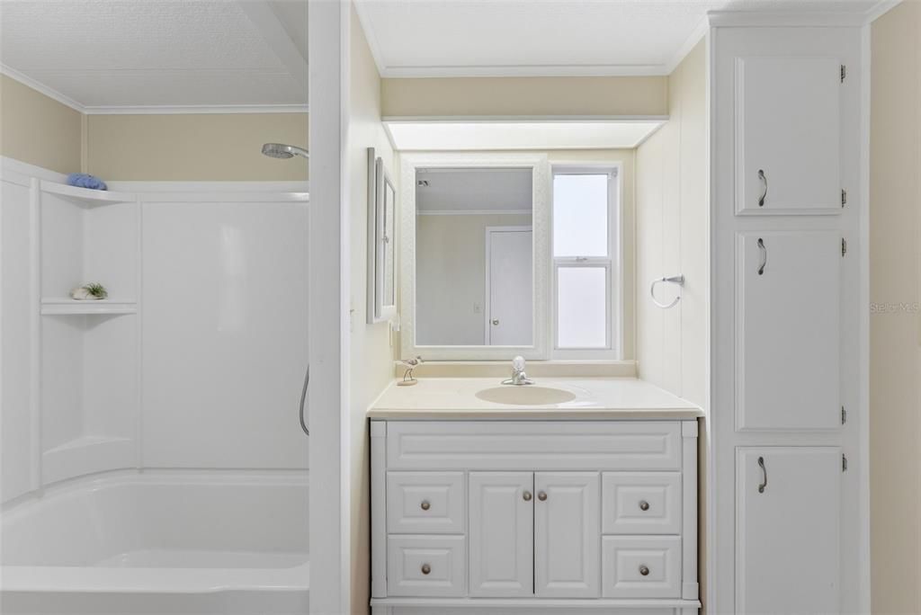 На продажу: $169,900 (3 спален, 2 ванн, 1394 Квадратных фут)