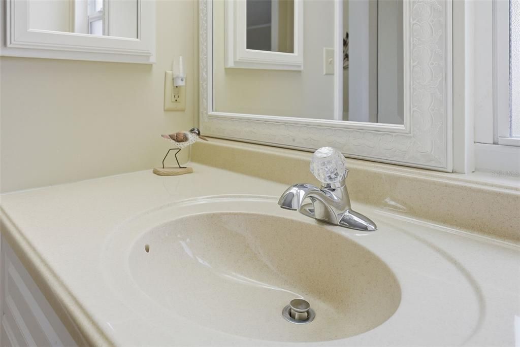 На продажу: $169,900 (3 спален, 2 ванн, 1394 Квадратных фут)