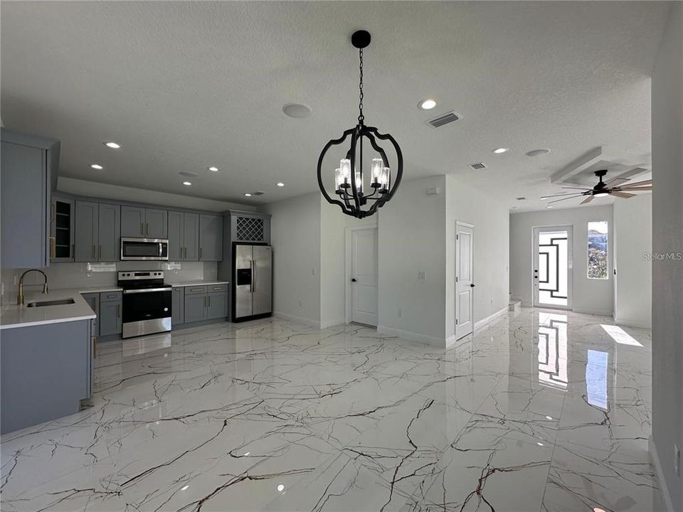 En Venta: $449,900 (3 camas, 2 baños, 1675 Pies cuadrados)