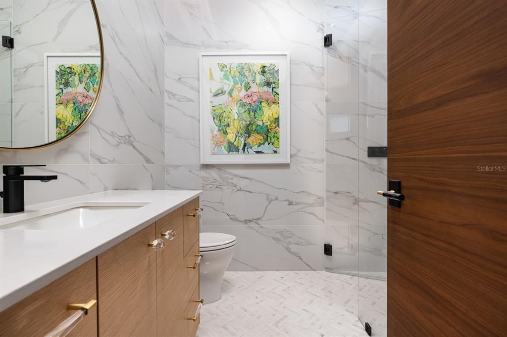 For Rent: $19,000 (5 beds, 5 baths, 5164 Square Feet)