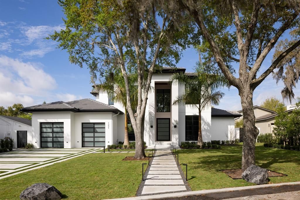 For Rent: $19,000 (5 beds, 5 baths, 5164 Square Feet)