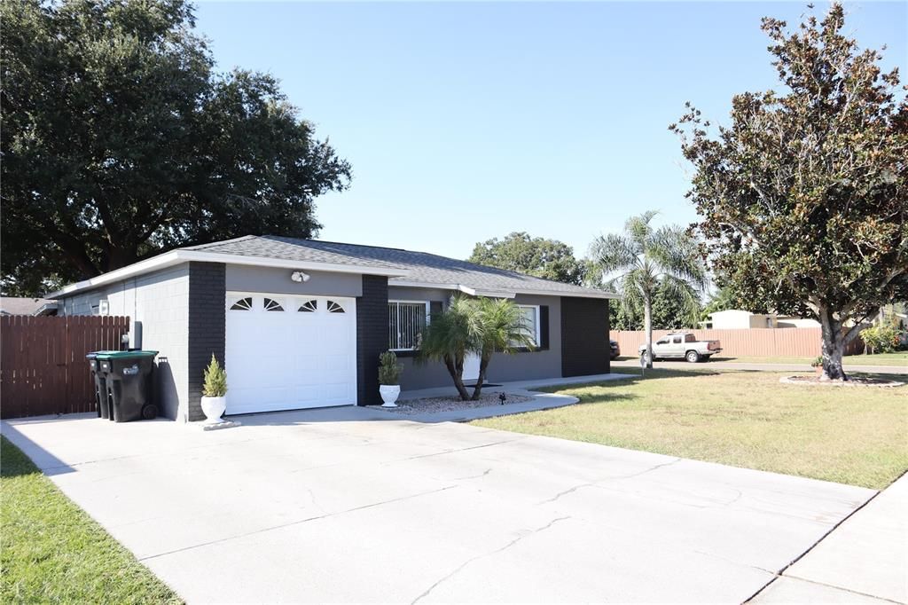 En Venta: $374,900 (4 camas, 2 baños, 1313 Pies cuadrados)