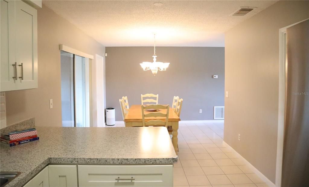 En Venta: $374,900 (4 camas, 2 baños, 1313 Pies cuadrados)