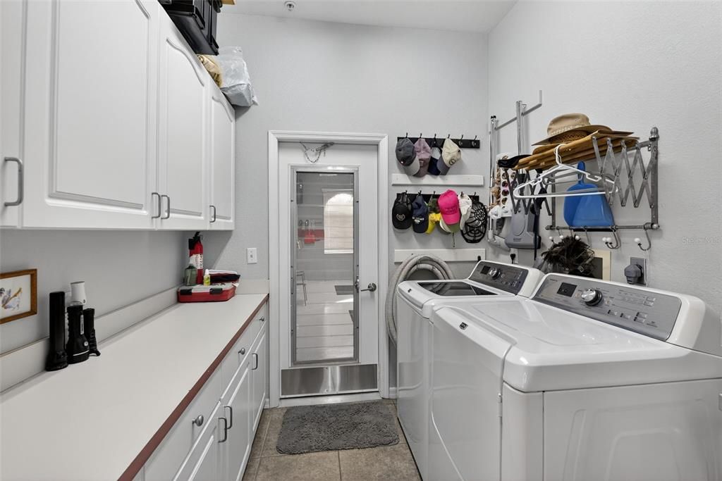 For Sale: $798,000 (3 beds, 2 baths, 2420 Square Feet)