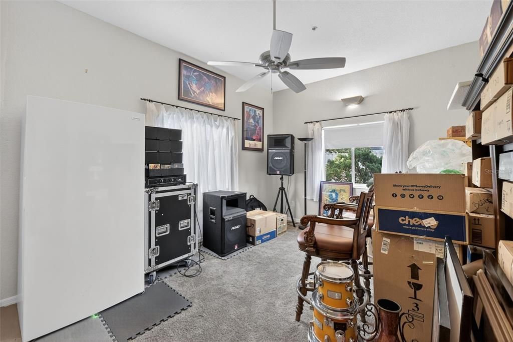 For Sale: $798,000 (3 beds, 2 baths, 2420 Square Feet)