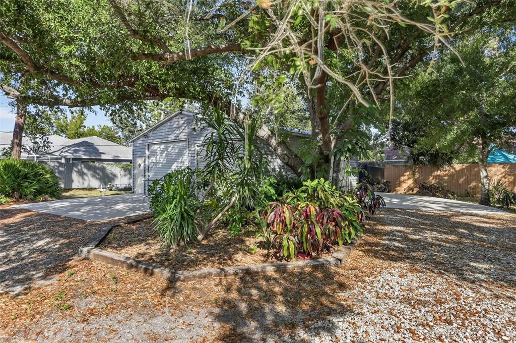 For Sale: $798,000 (3 beds, 2 baths, 2420 Square Feet)