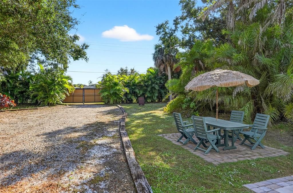 For Sale: $798,000 (3 beds, 2 baths, 2420 Square Feet)