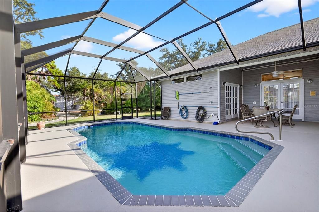 For Sale: $798,000 (3 beds, 2 baths, 2420 Square Feet)