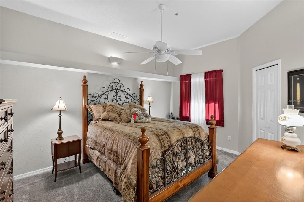 For Sale: $798,000 (3 beds, 2 baths, 2420 Square Feet)