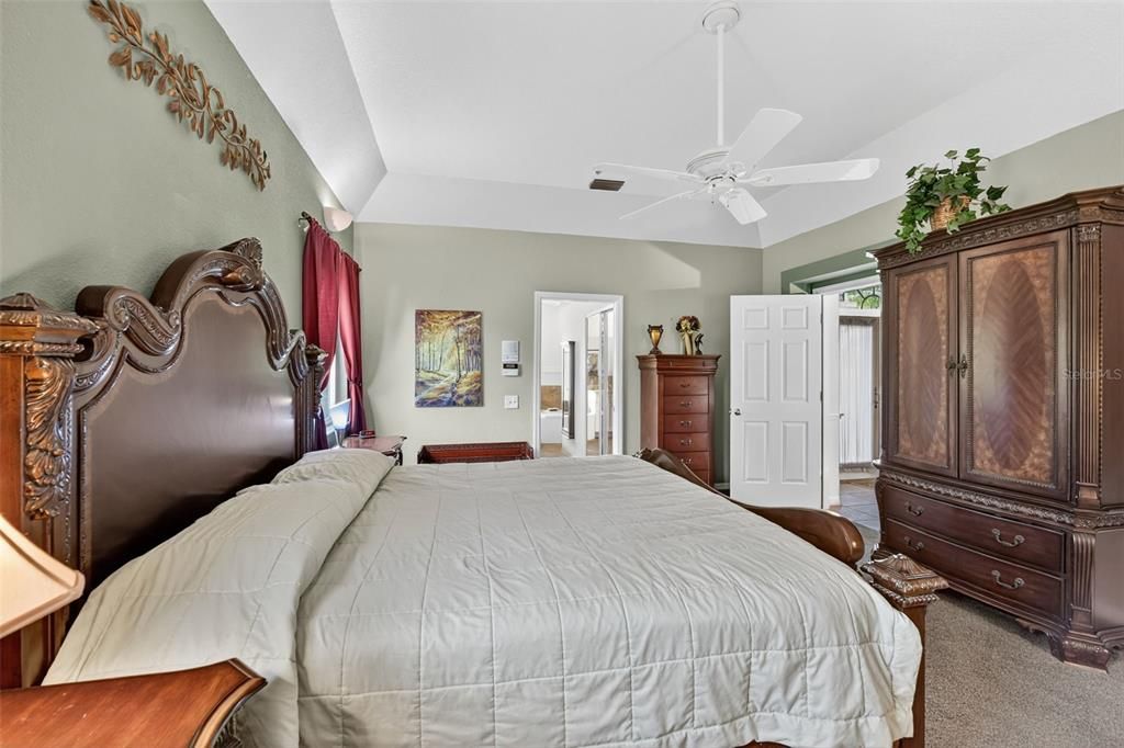 For Sale: $798,000 (3 beds, 2 baths, 2420 Square Feet)