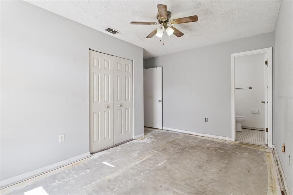 待售: $182,000 (3 贝兹, 1 浴室, 1250 平方英尺)