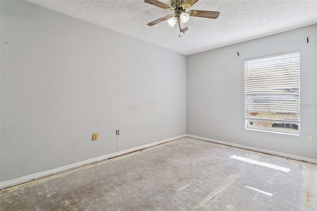 待售: $182,000 (3 贝兹, 1 浴室, 1250 平方英尺)