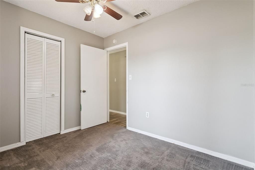 待售: $182,000 (3 贝兹, 1 浴室, 1250 平方英尺)