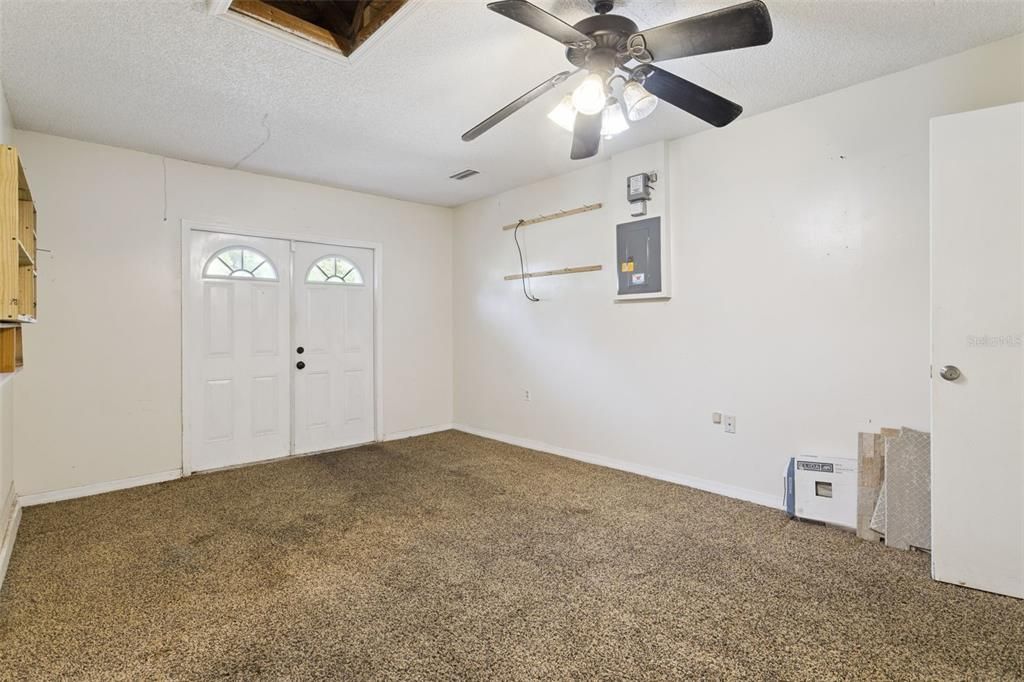 待售: $182,000 (3 贝兹, 1 浴室, 1250 平方英尺)