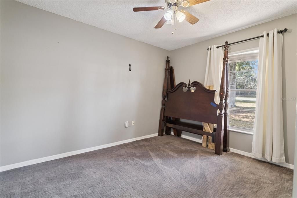 待售: $182,000 (3 贝兹, 1 浴室, 1250 平方英尺)