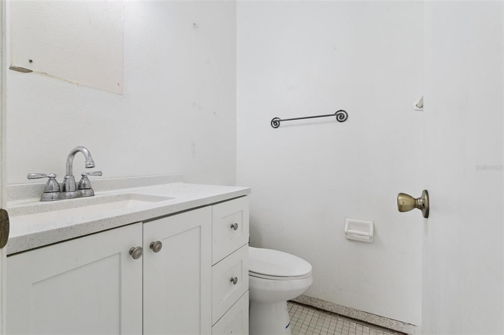 待售: $182,000 (3 贝兹, 1 浴室, 1250 平方英尺)