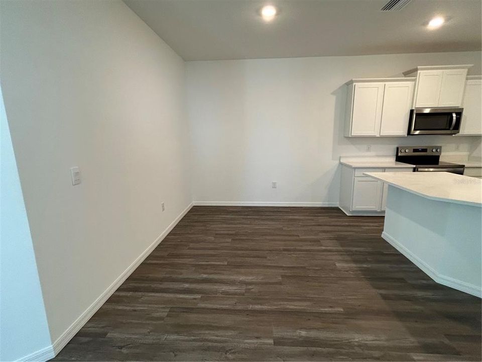 В аренду: $2,399 (3 спален, 2 ванн, 1564 Квадратных фут)