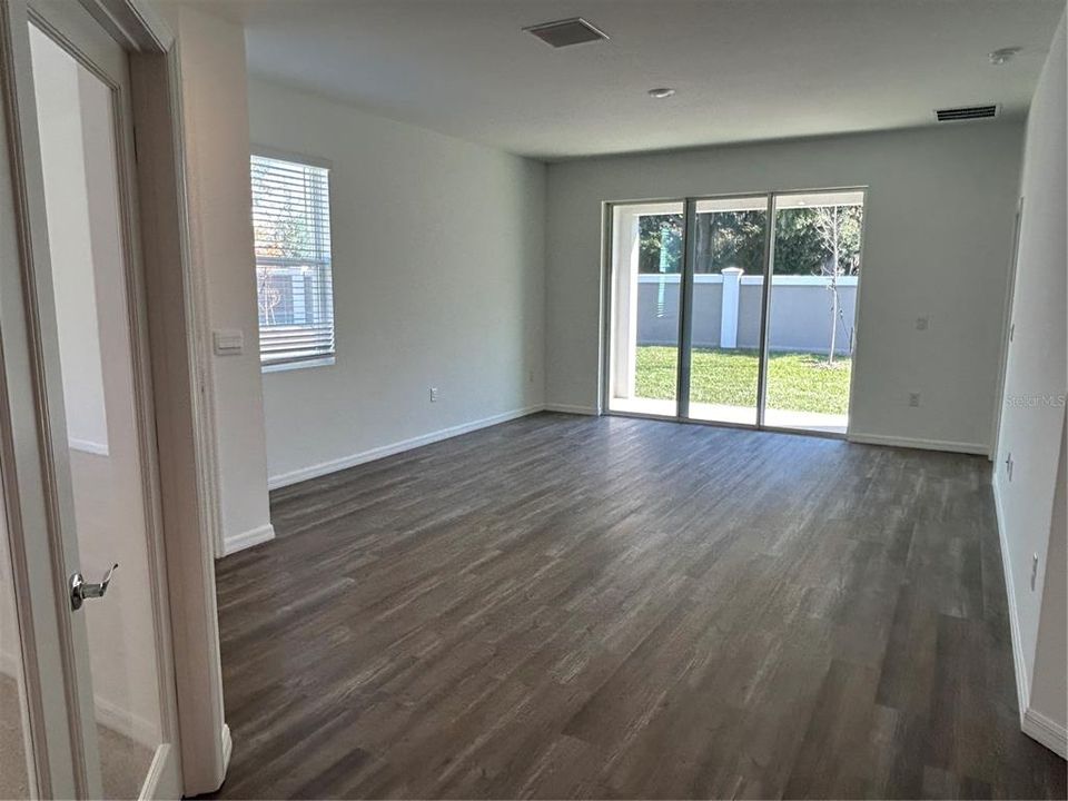 В аренду: $2,399 (3 спален, 2 ванн, 1564 Квадратных фут)