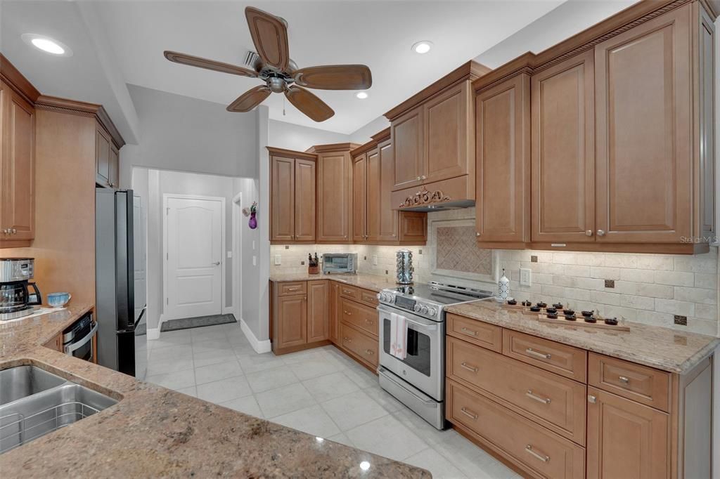 For Rent: $6,500 (3 beds, 2 baths, 2197 Square Feet)