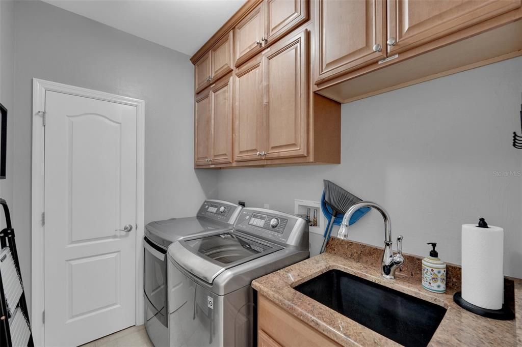 For Rent: $6,500 (3 beds, 2 baths, 2197 Square Feet)