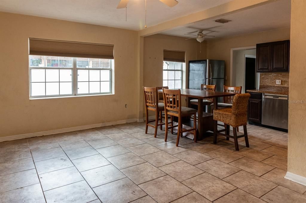 En Venta: $289,900 (3 camas, 1 baños, 1146 Pies cuadrados)