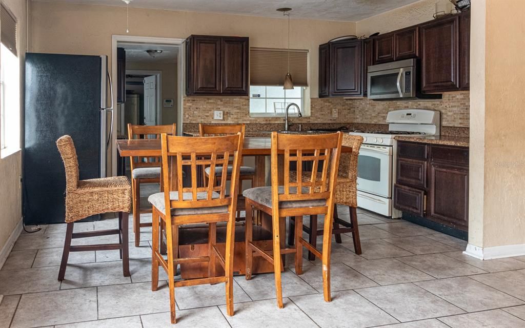 En Venta: $289,900 (3 camas, 1 baños, 1146 Pies cuadrados)