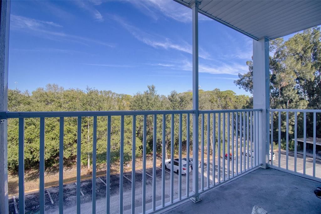 For Rent: $1,850 (2 beds, 1 baths, 887 Square Feet)