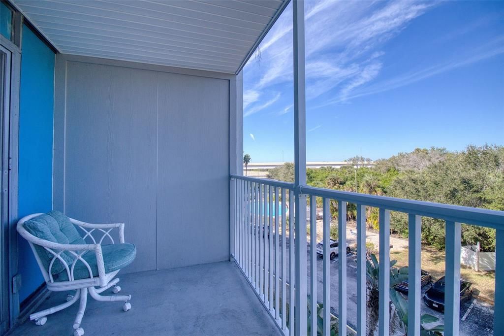 For Rent: $1,850 (2 beds, 1 baths, 887 Square Feet)