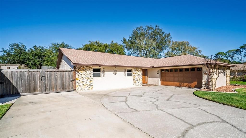 合同活跃: $460,000 (3 贝兹, 2 浴室, 1676 平方英尺)