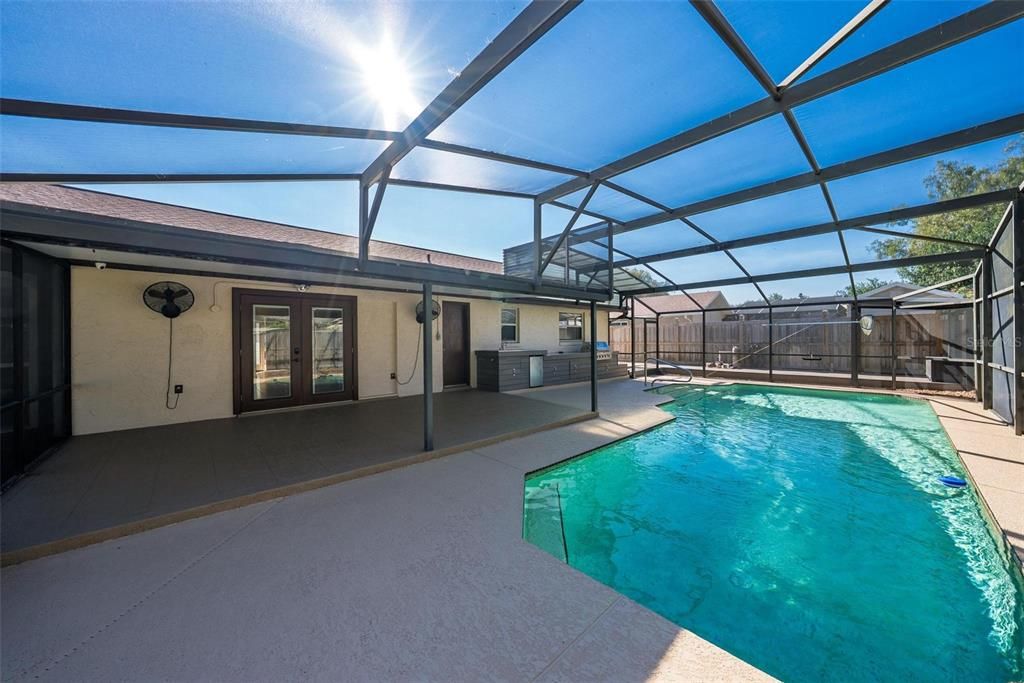 合同活跃: $460,000 (3 贝兹, 2 浴室, 1676 平方英尺)