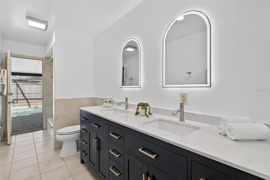 合同活跃: $460,000 (3 贝兹, 2 浴室, 1676 平方英尺)