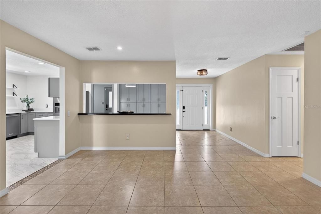 合同活跃: $460,000 (3 贝兹, 2 浴室, 1676 平方英尺)