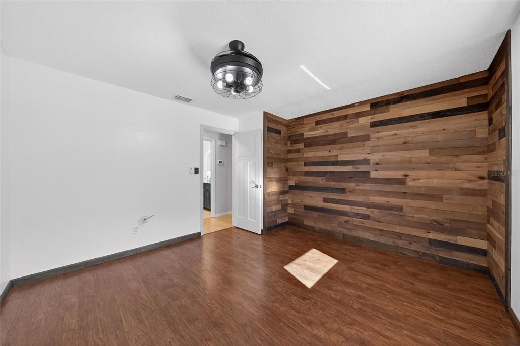 合同活跃: $460,000 (3 贝兹, 2 浴室, 1676 平方英尺)