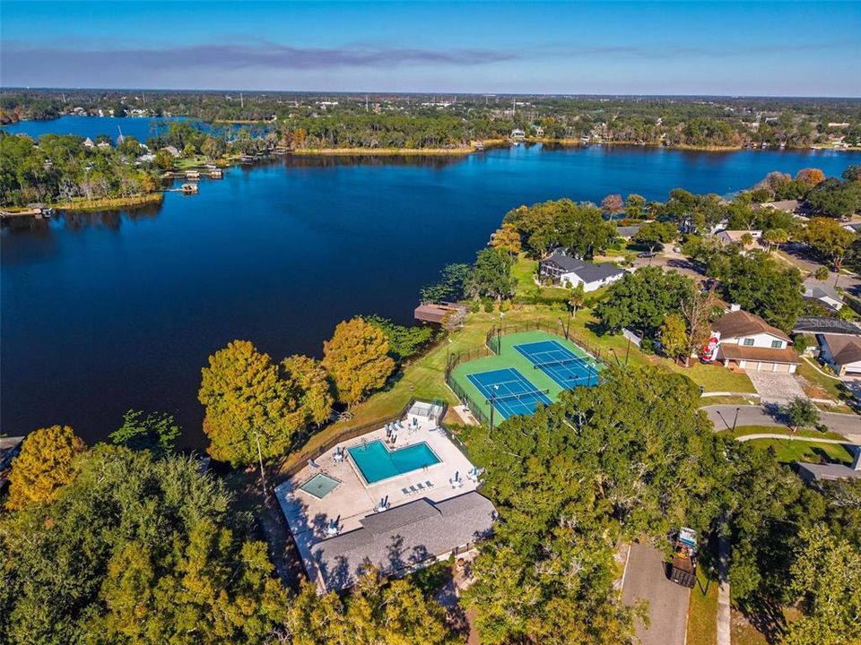 合同活跃: $460,000 (3 贝兹, 2 浴室, 1676 平方英尺)