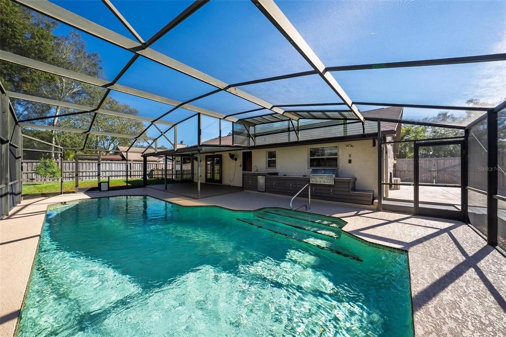 合同活跃: $460,000 (3 贝兹, 2 浴室, 1676 平方英尺)