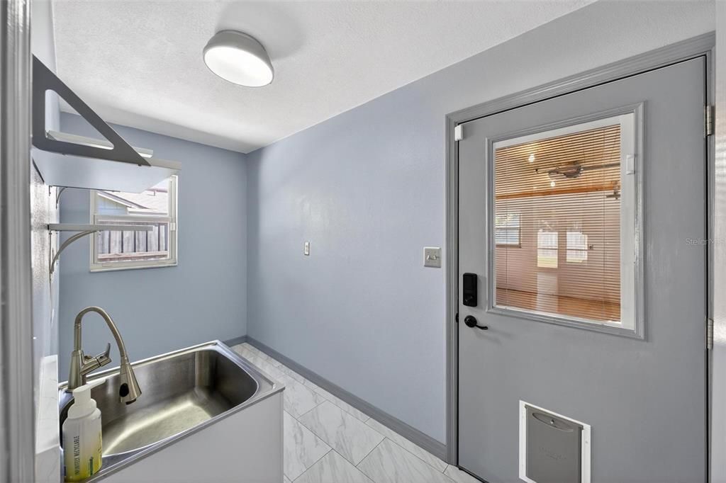 合同活跃: $460,000 (3 贝兹, 2 浴室, 1676 平方英尺)